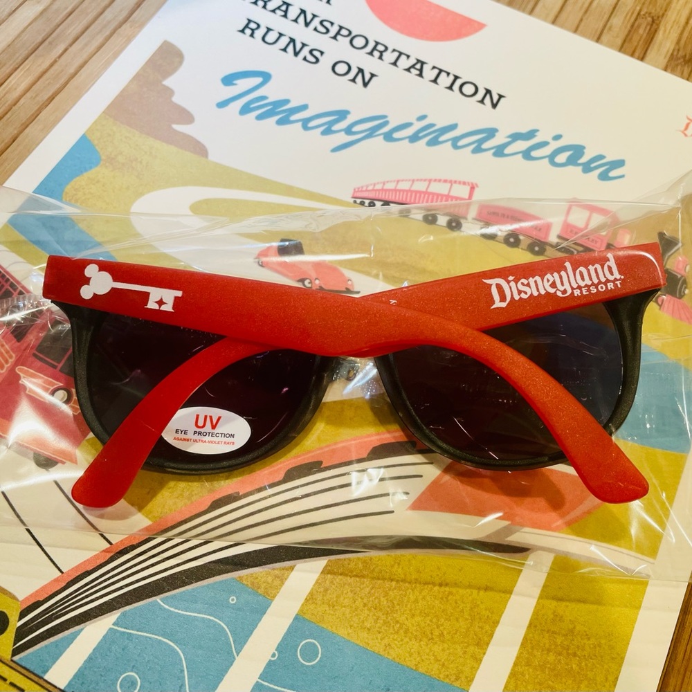 NEW - Disney Magic Key 2022 Sunglasses & Magic Key Exclusive Poster
